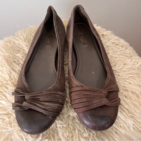 ECCO Brown Leather Ballerina Flats with Leather Strap Embellishment. Size 42 - Picture 1 of 7